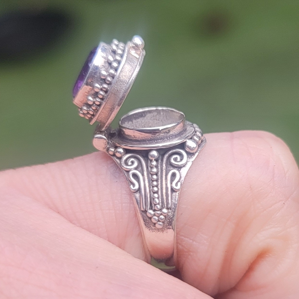 Bali Poison Locket Ring Amethist in Filigree Sterling Silver - Picture 13 of 13